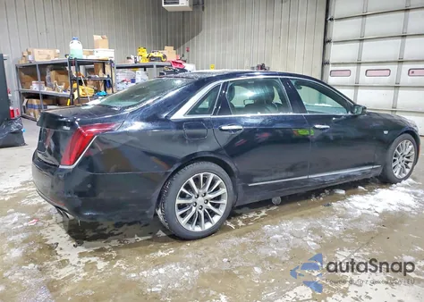 2018 Cadillac Ct6 Luxury z USA, uszkodzony, nr VIN 1G6KD5RS7JU152904